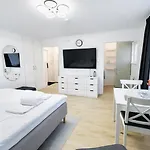 Katariina Huoneisto *
